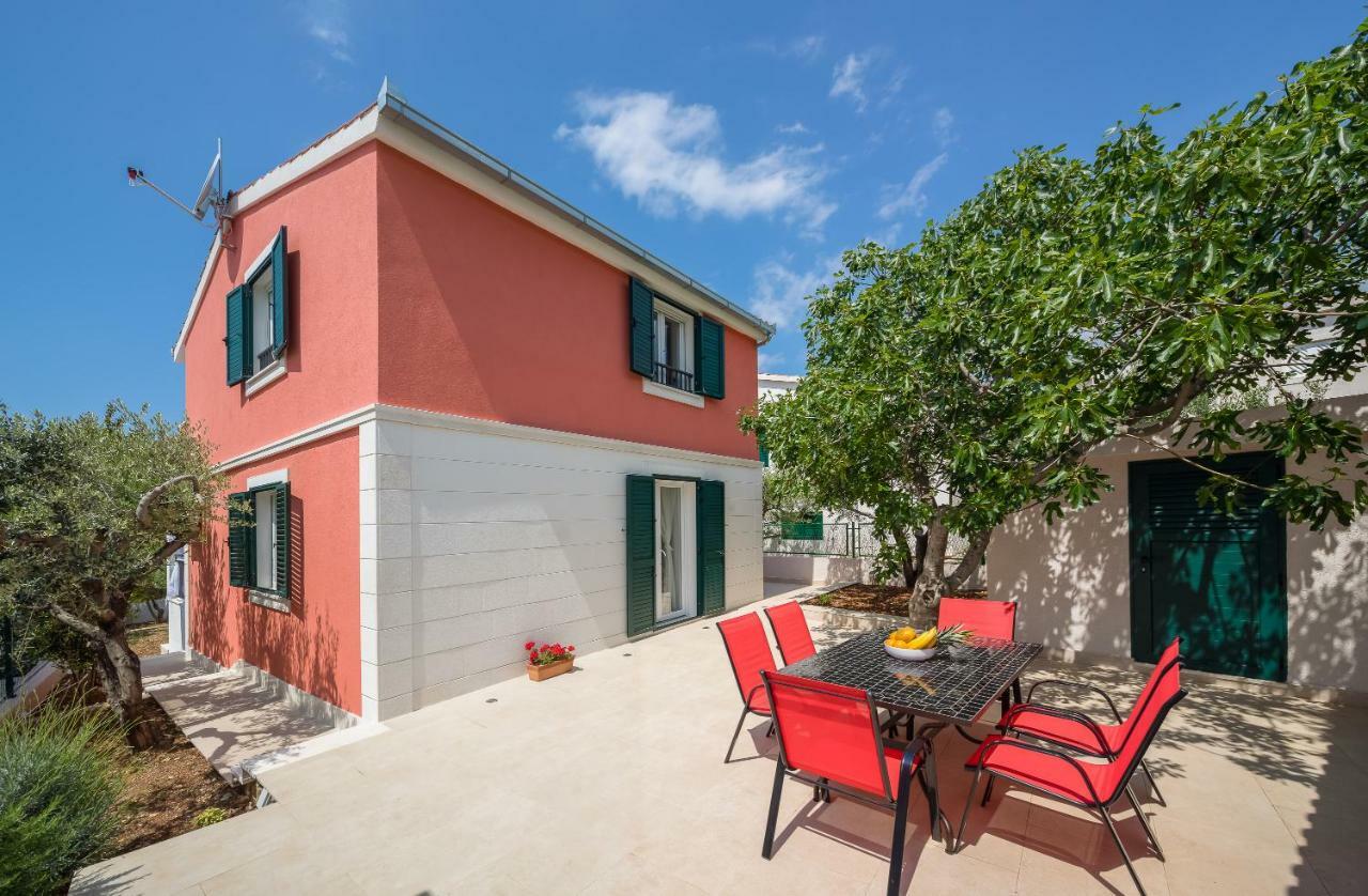 Villa Basic Sevid Exterior photo
